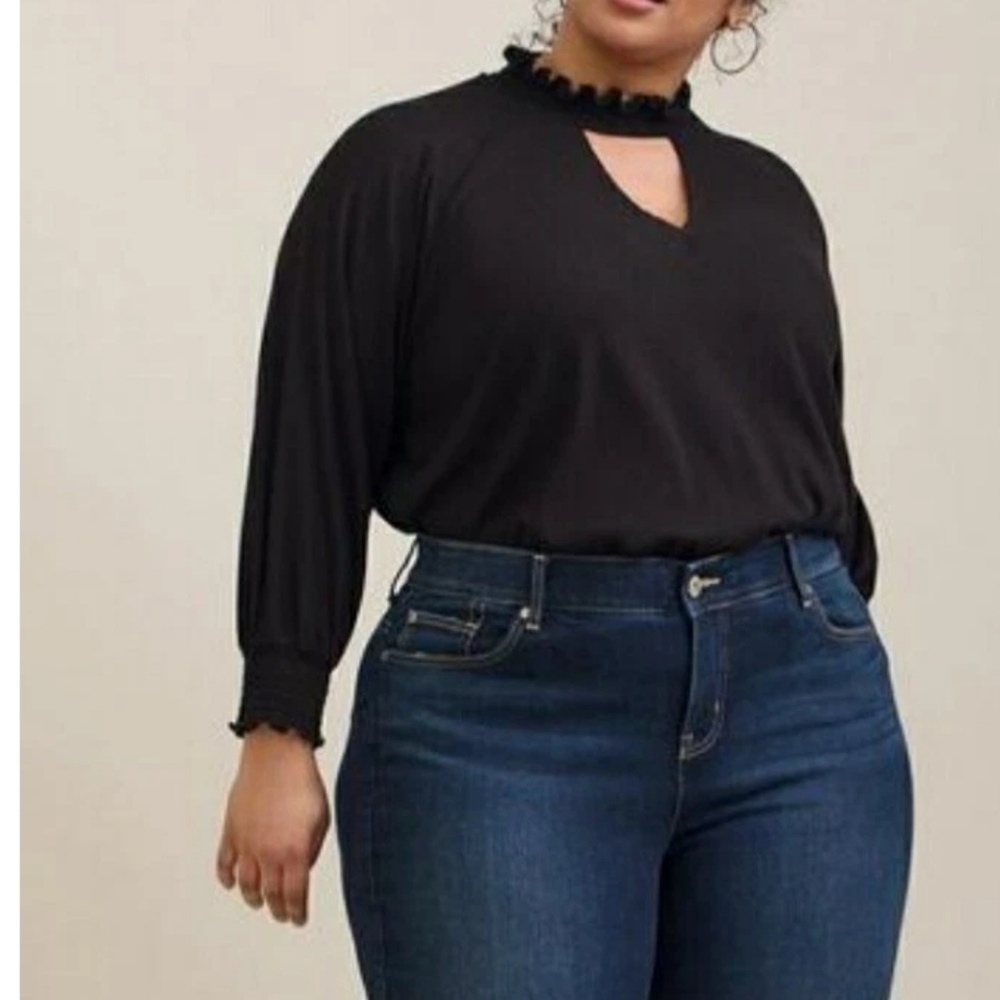 Torrid Black Ruffled Neckline Gauze Blouse Size 4X - Picture 4 of 10